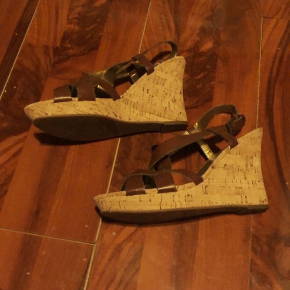 Guess Wedges - Picture 2 of 2